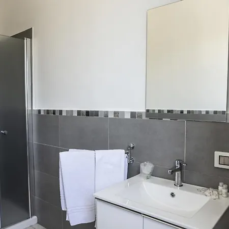 Piano Monaco Πανσιόν