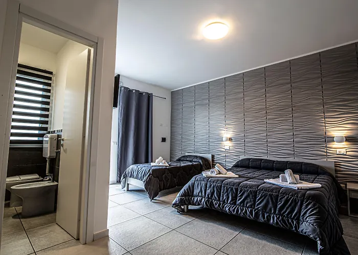 Piano Monaco 招待所 3*