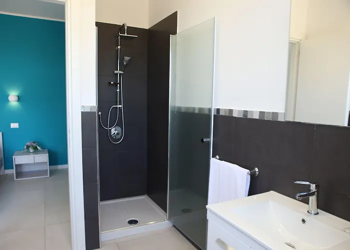 Piano Monaco 招待所 3*