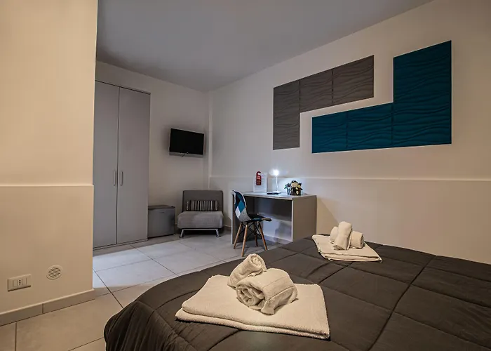 Piano Monaco 招待所 3*