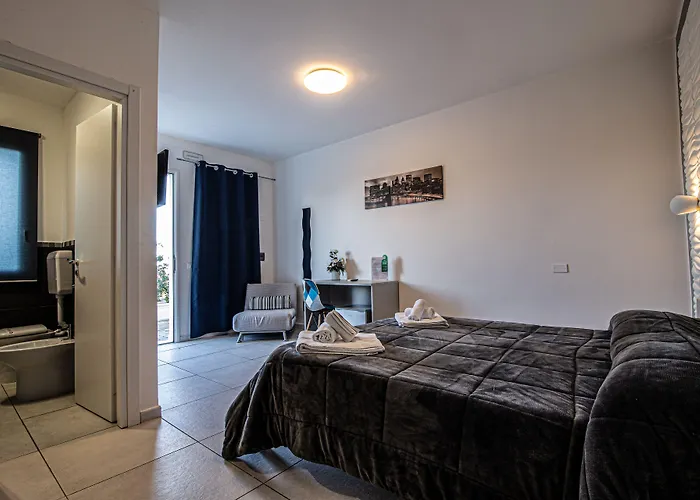 Piano Monaco 招待所 3*